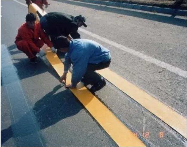 預成型標線帶拆除方法.jpg